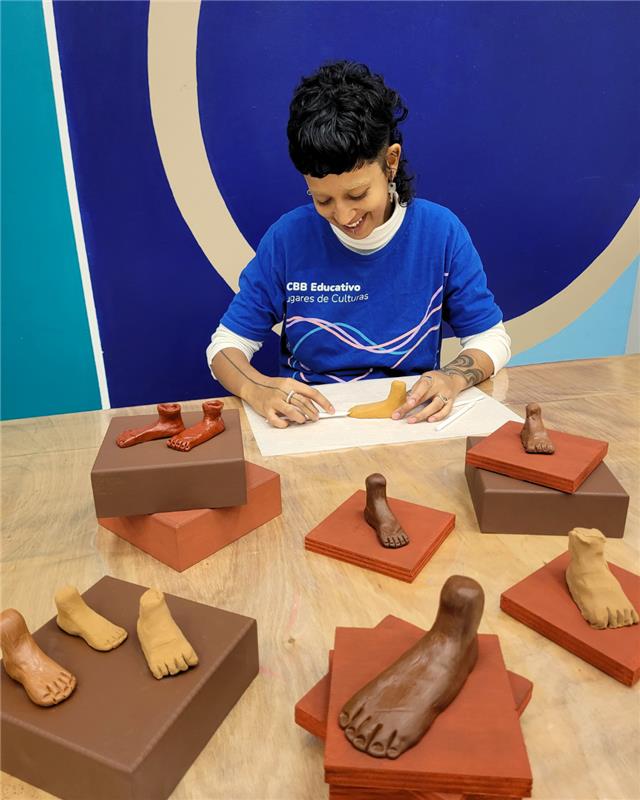 Imagem - Laboratório de Artes – Modelando Caminhos