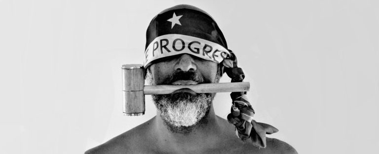 15_Sérgio_Adriano_H_Série Palavras Tomadas_Ordem e Progresso_Justiça_I_2018_Fotografia _MG_0888 (1) capa